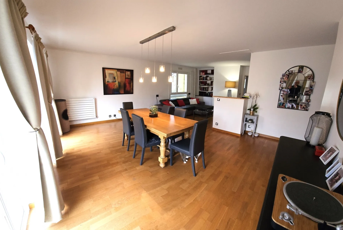 Appartement lumineux à Elancourt / La Villedieu de 97,59 m2 avec 3 chambres 