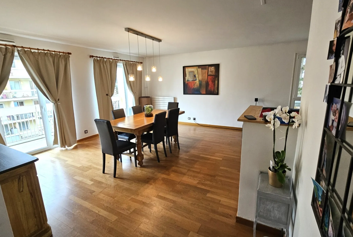 Appartement lumineux à Elancourt / La Villedieu de 97,59 m2 avec 3 chambres 