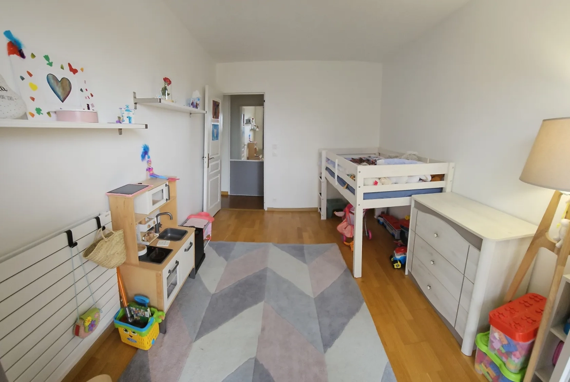 Appartement lumineux à Elancourt / La Villedieu de 97,59 m2 avec 3 chambres 