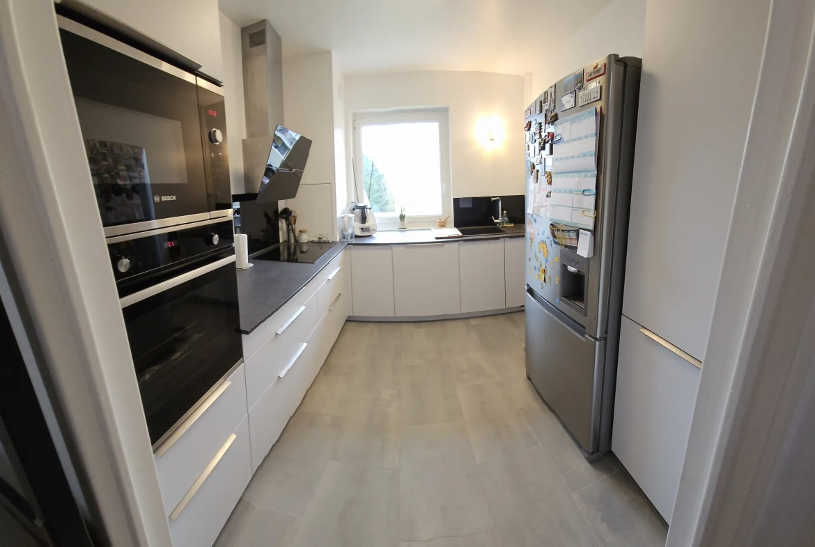 Appartement lumineux à Elancourt / La Villedieu de 97,59 m2 avec 3 chambres 