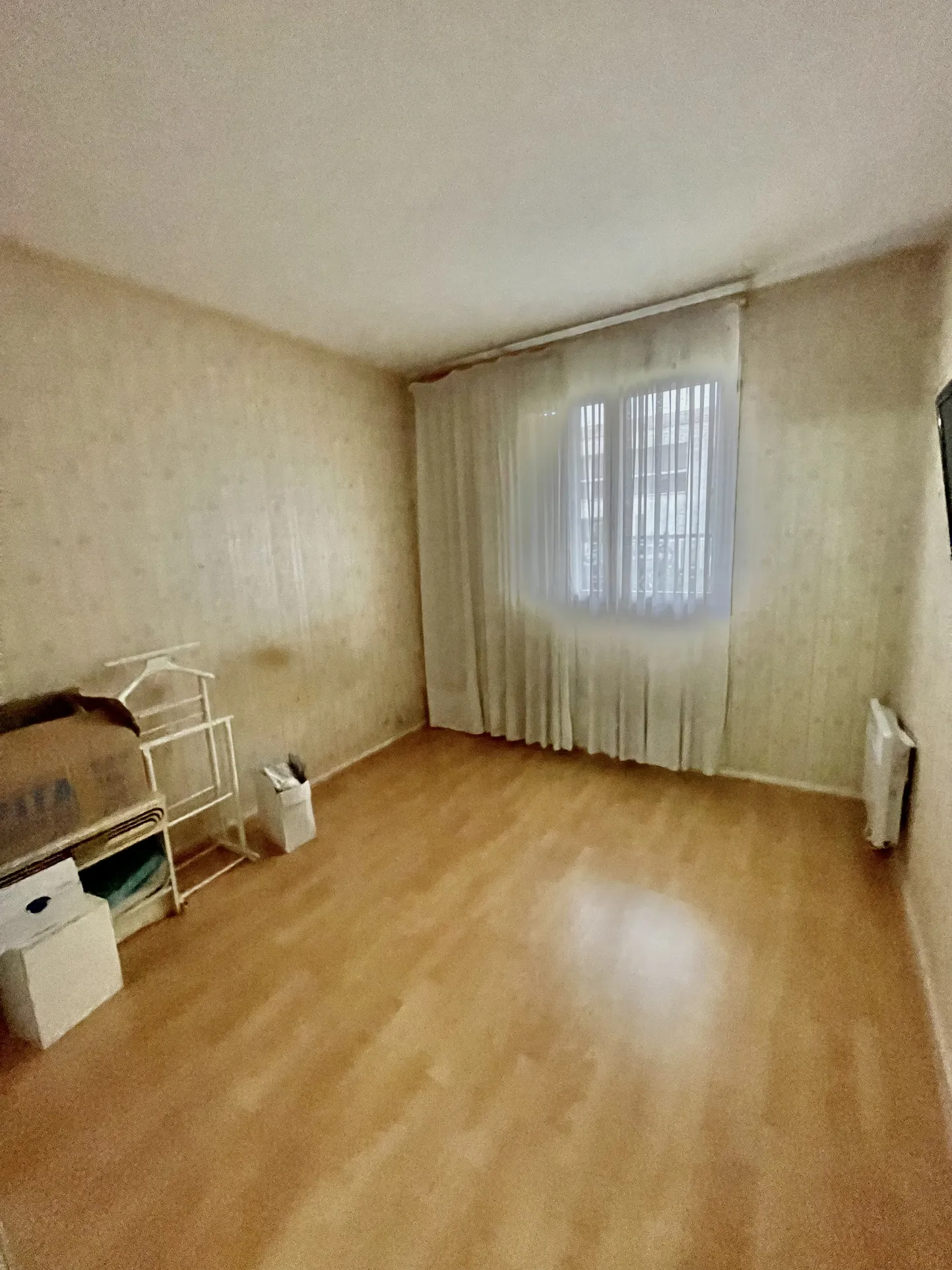 Appartement F2 à Livry-Gargan avec cave et parking 