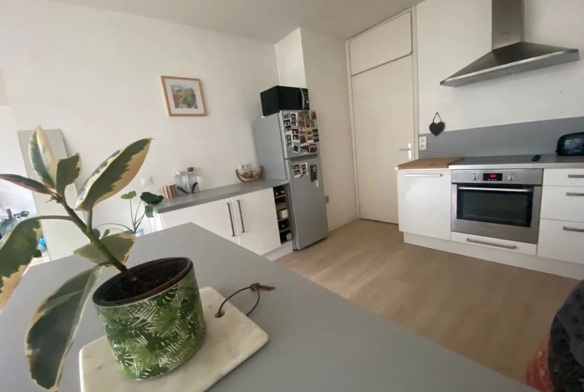 Appartement T3 proximité du Tram St Maur - La Madeleine 