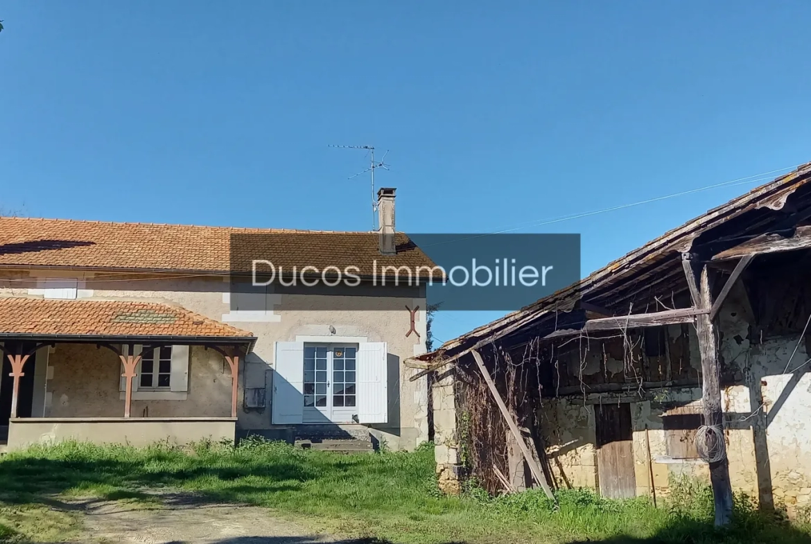 Maison en pierre habitable avec un potentiel intéressant 