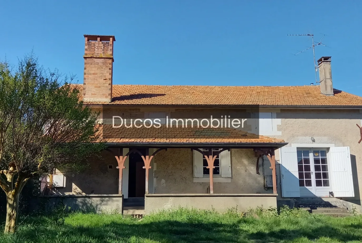 Maison en pierre habitable avec un potentiel intéressant 