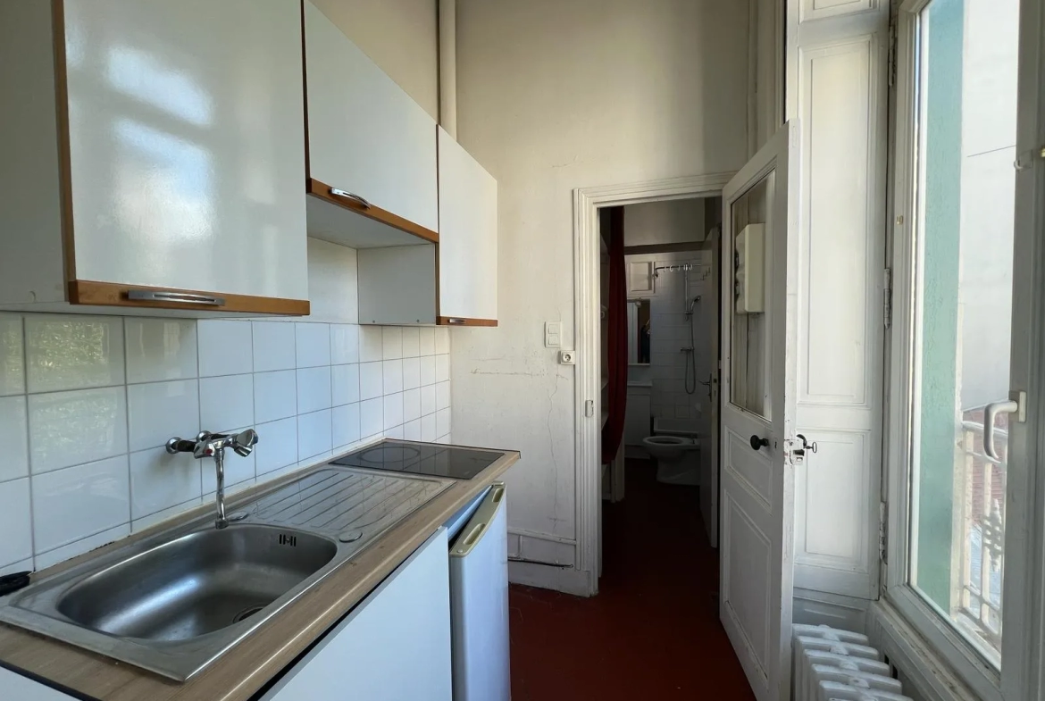 Studio à vendre Quartier Carnot proche Arènes Nîmes 