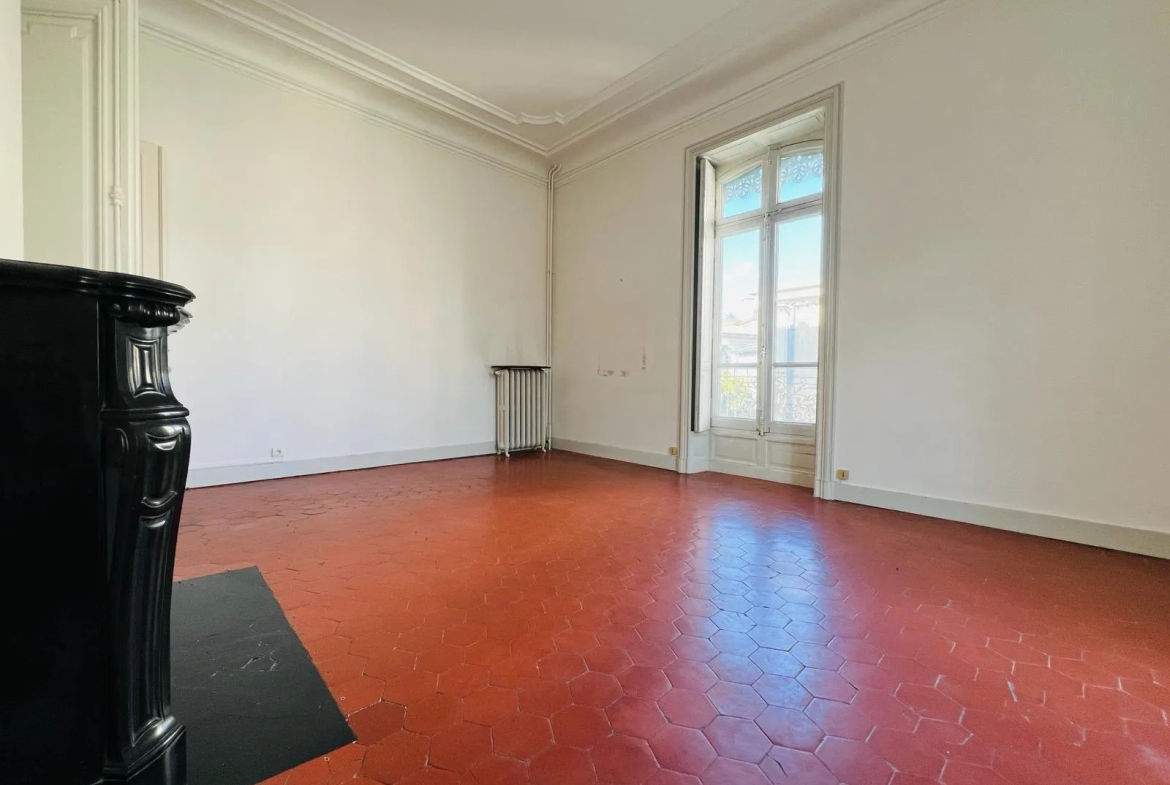 Studio à vendre Quartier Carnot proche Arènes Nîmes 