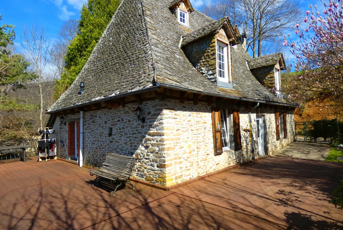 Maison Auvergnate en Pierre et Grange à Aurillac 