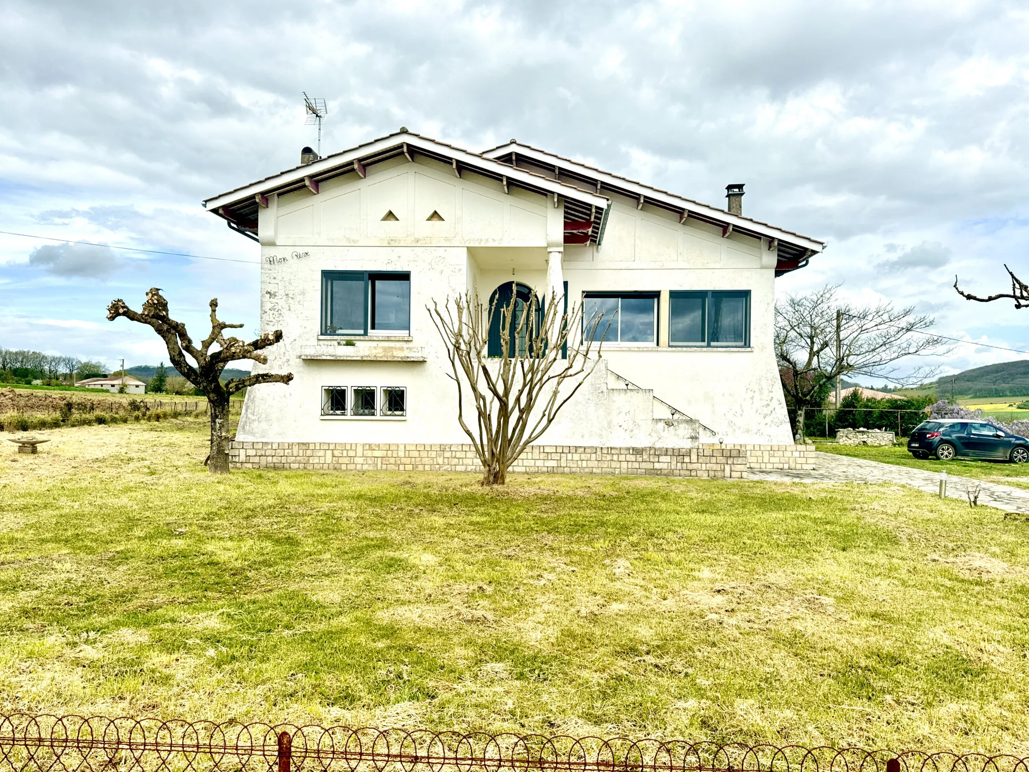 Maison en pierre avec 4 chambres à St Sylvestre sur Lot 