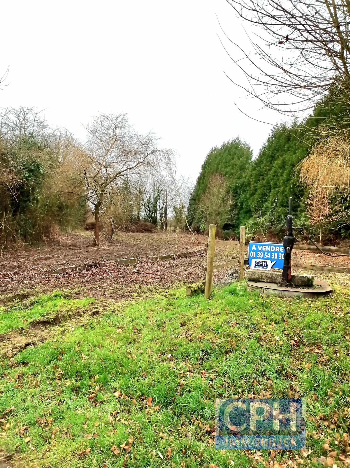 Terrain constructible de 1845m2 à Meulles, Calvados 