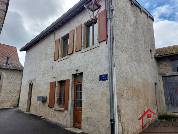 Immeuble avec 2 appartements à Montreuil sur Blaise