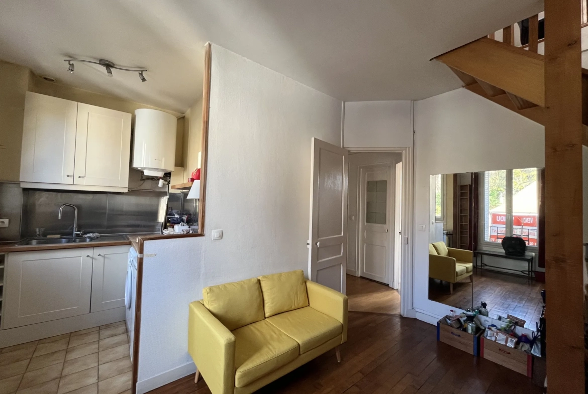 Duplex lumineux proche gare RER de Saint Germain en Laye 