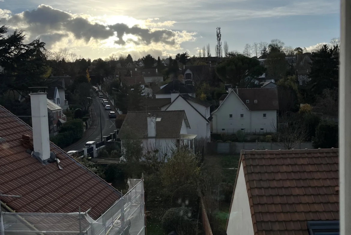 Duplex lumineux proche gare RER de Saint Germain en Laye 