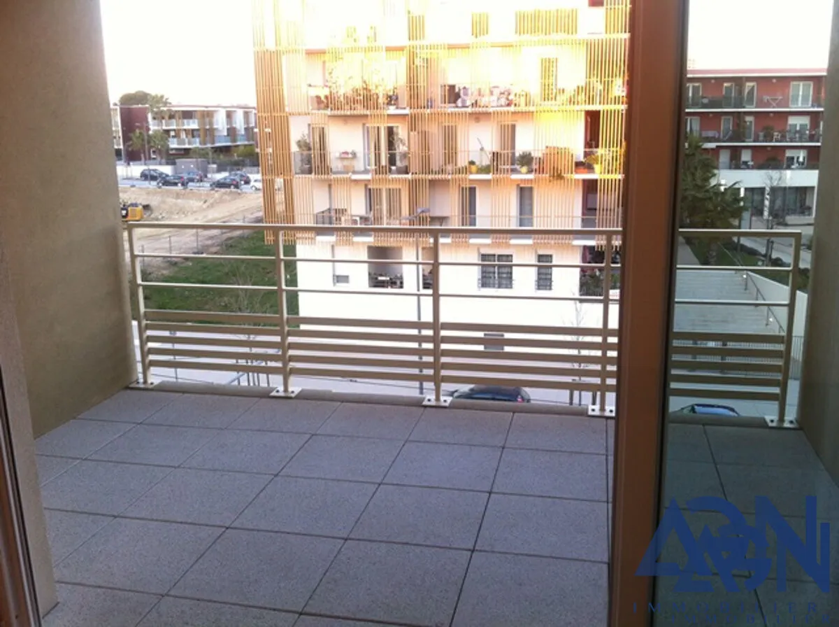 Apartment T2 of 45.1m2 with Terrace and Parking in Juvignac 