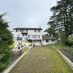 Maison à Trémons avec 5 chambres, gîte indépendant et piscine