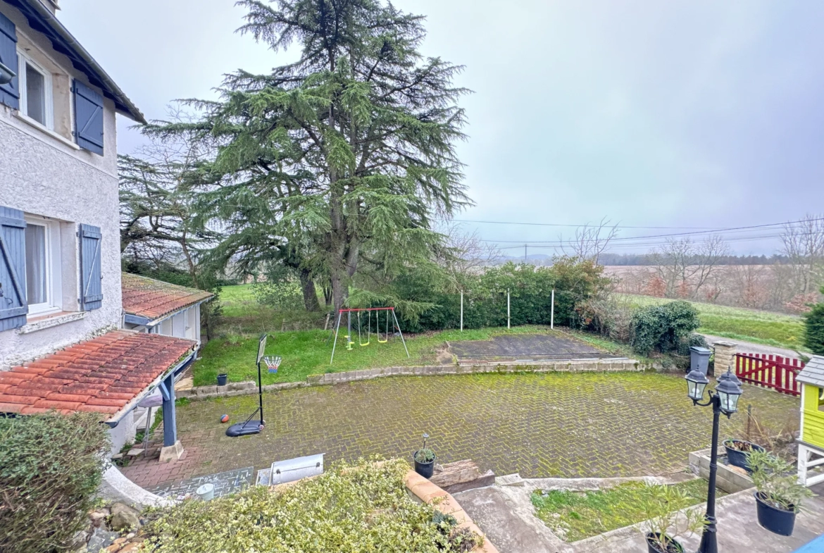 Maison à Trémons avec 5 chambres, gîte indépendant et piscine 