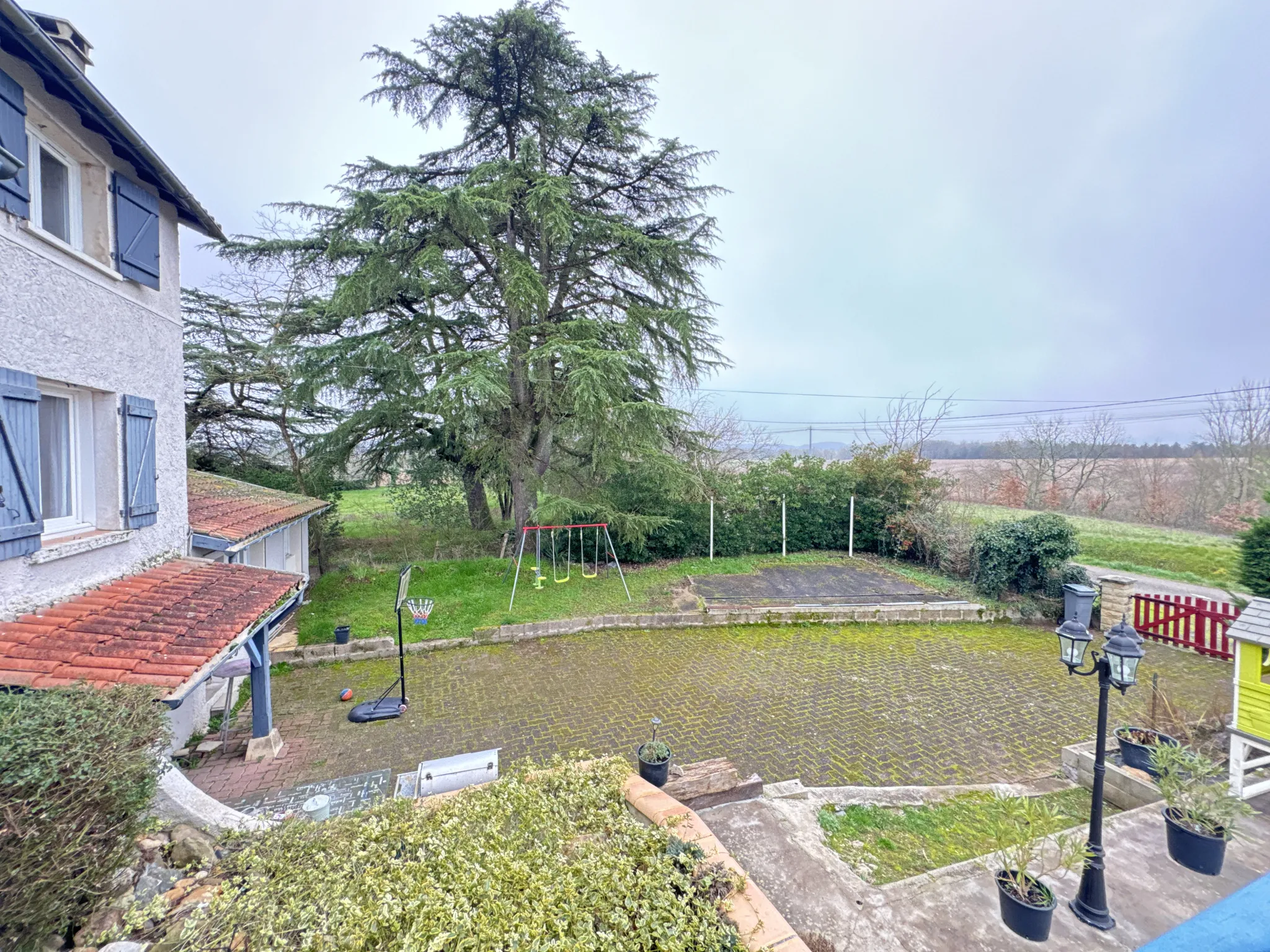 Maison à Trémons avec 5 chambres, gîte indépendant et piscine 