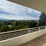 Appartement Type 4 Spacieux avec Terrasse et Cave