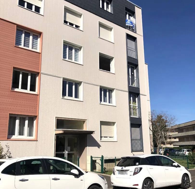 Bel appartement T3 avec cave et box sécurisé à Beaumont 