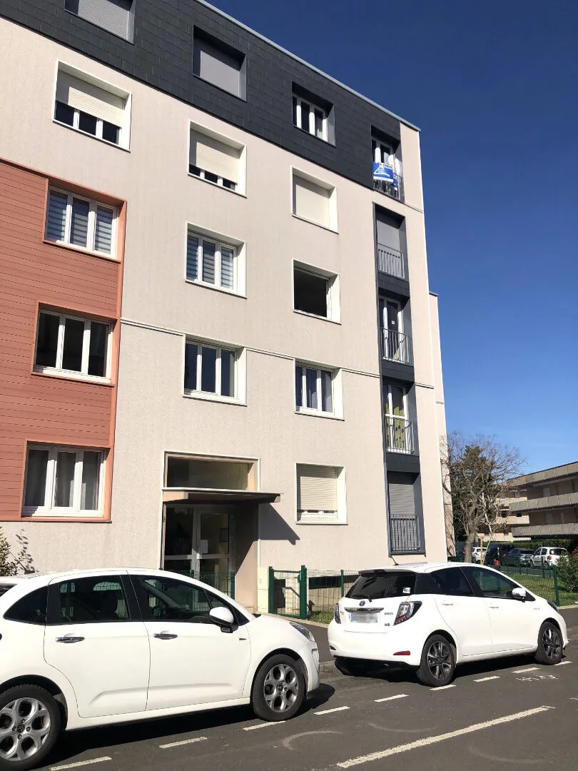 Bel appartement T3 avec cave et box sécurisé à Beaumont 