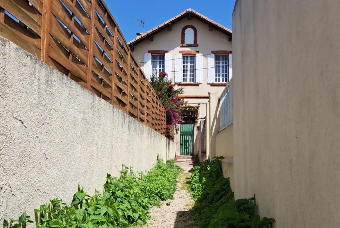 Maison Type 4 avec Terrasse à Marseille 13016 - Saint André 