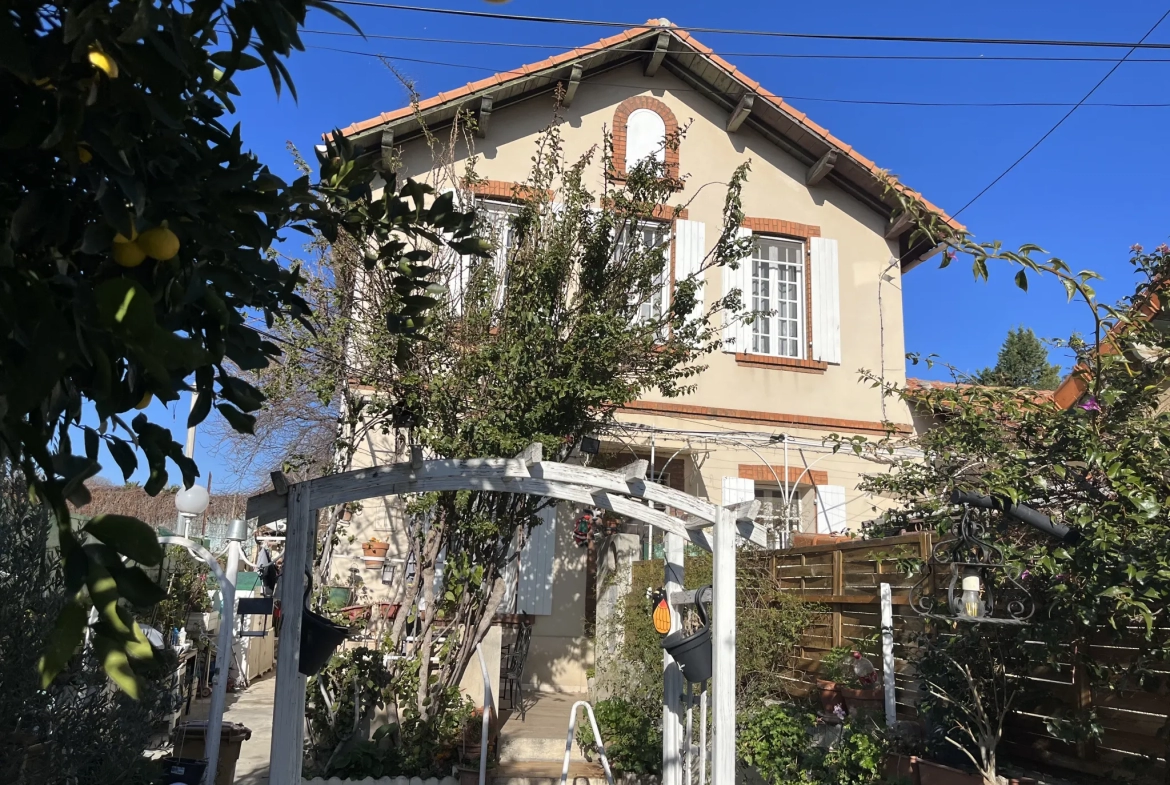 Maison Type 4 avec Terrasse à Marseille 13016 - Saint André 