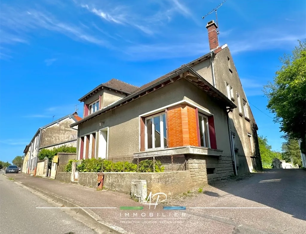 Maison de village à Mirebeau sur Beze - Cour intérieure 