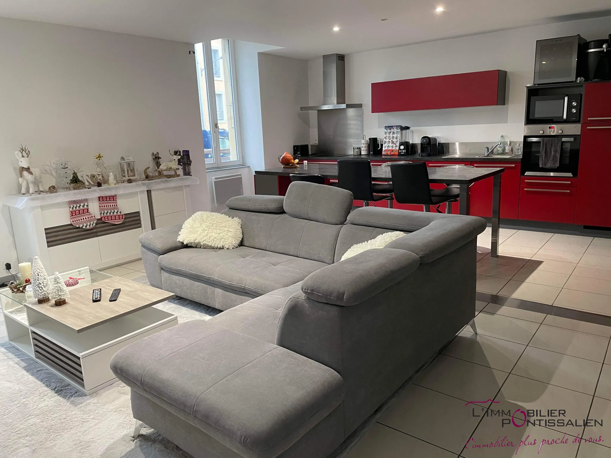 Pontarlier Renovated 3-Room Apartment with Cellar 