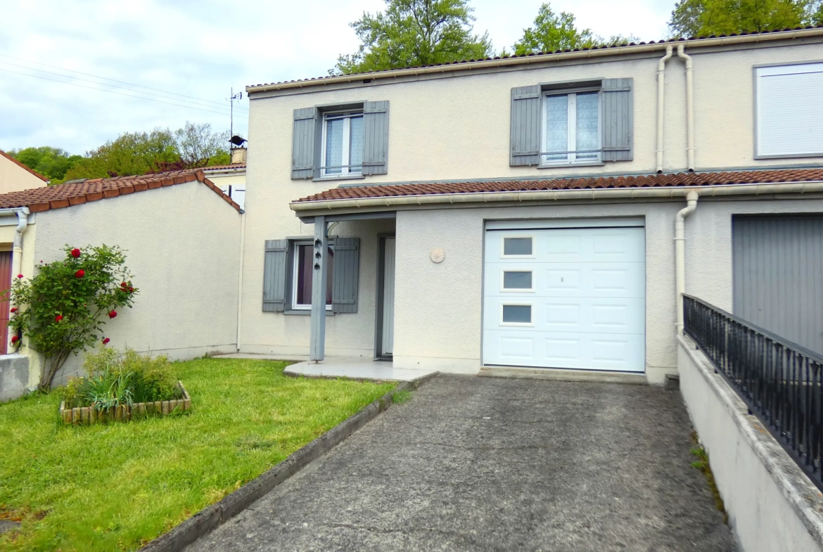 Maison à ARPÀJON SUR CERE avec 3 chambres et jardin 