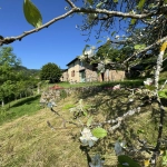 Charmante maison en pierre avec vue dégagée