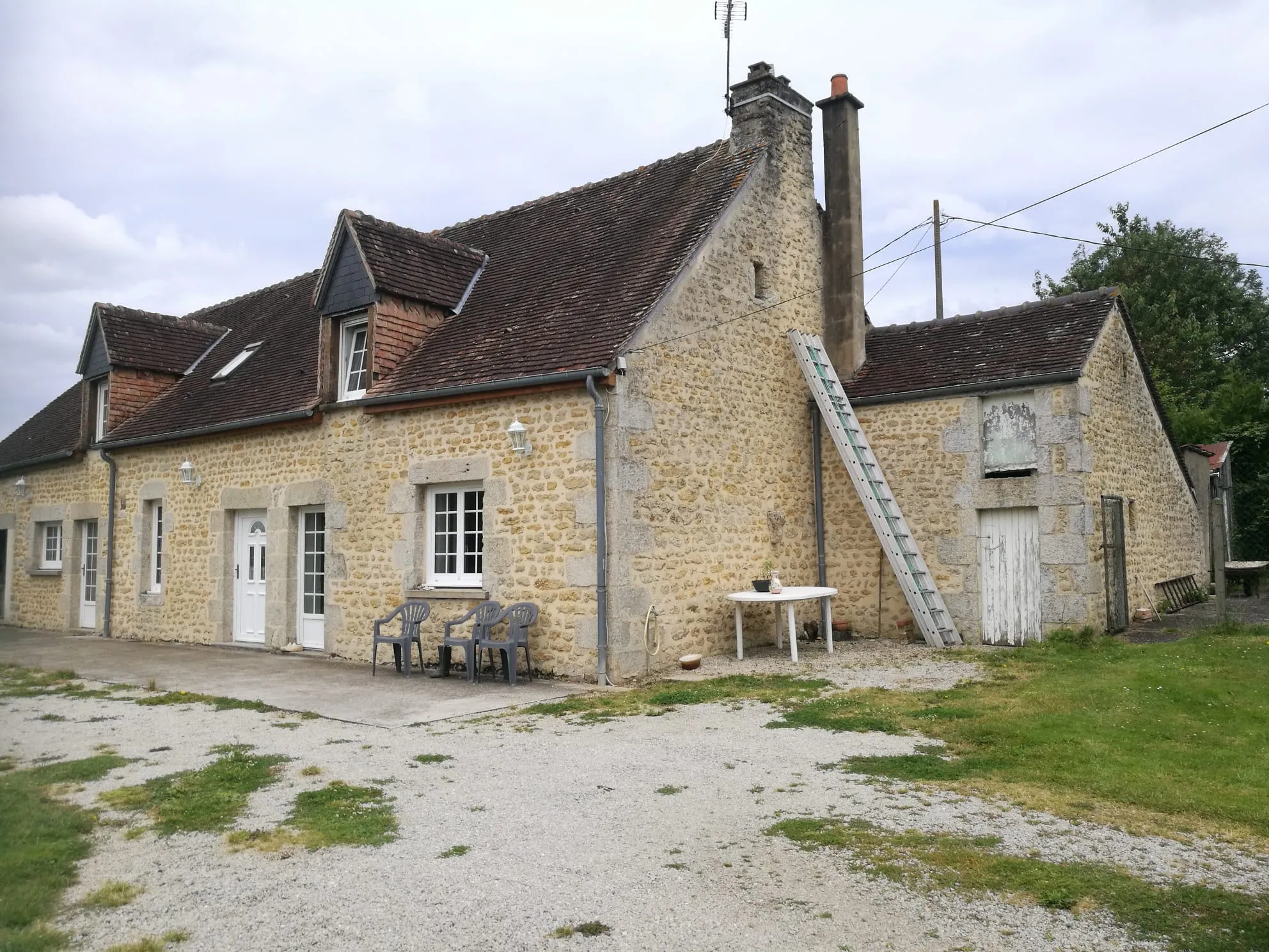 Spacieuse Maison de 140m2 avec Terrain à Hauterive 