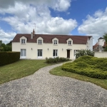 Renovated Farmhouse with 7 Rooms in Montbard