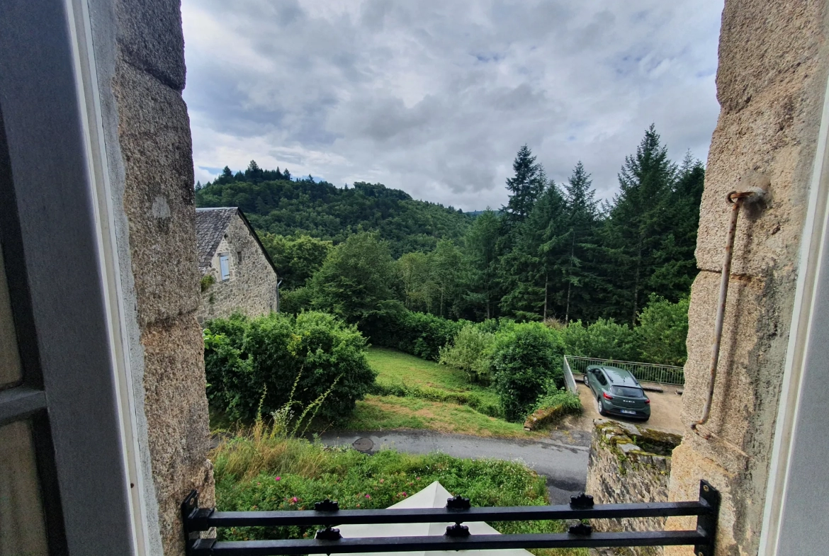 Jolie Maison de Village avec Vue 