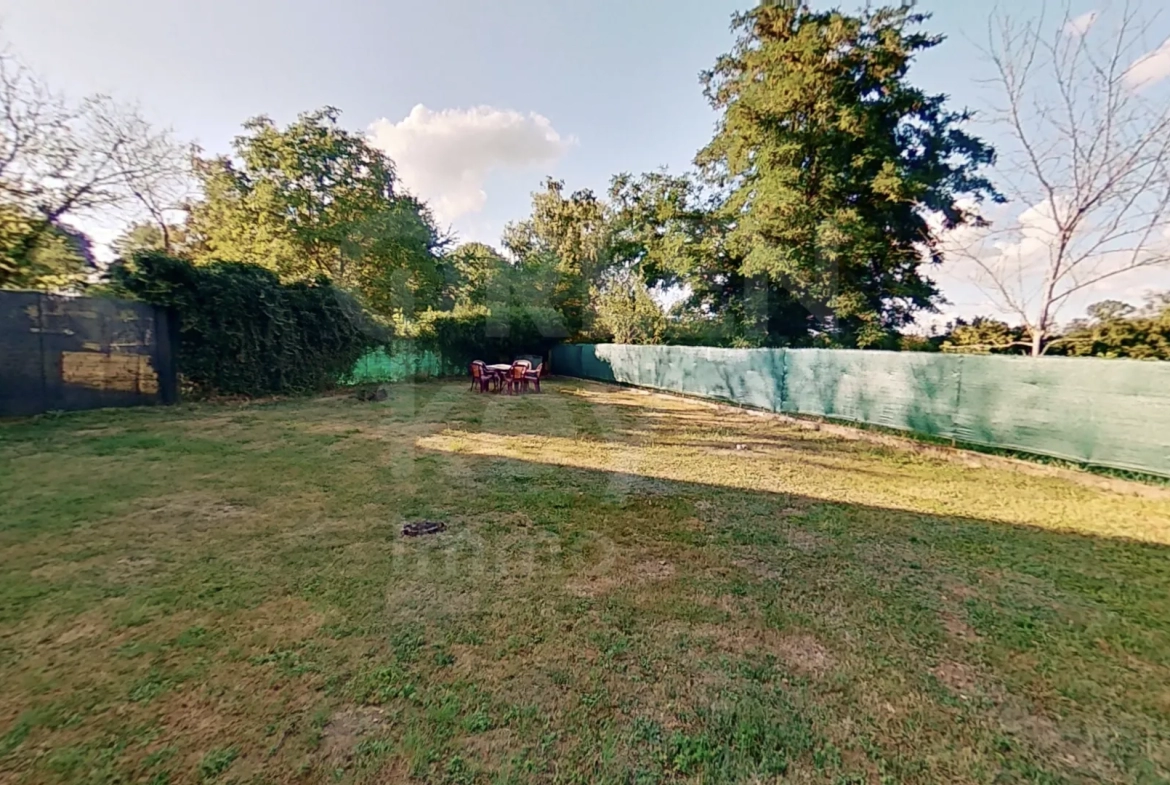 Maison rénovée de 166 m2 à Treigny avec jardin 