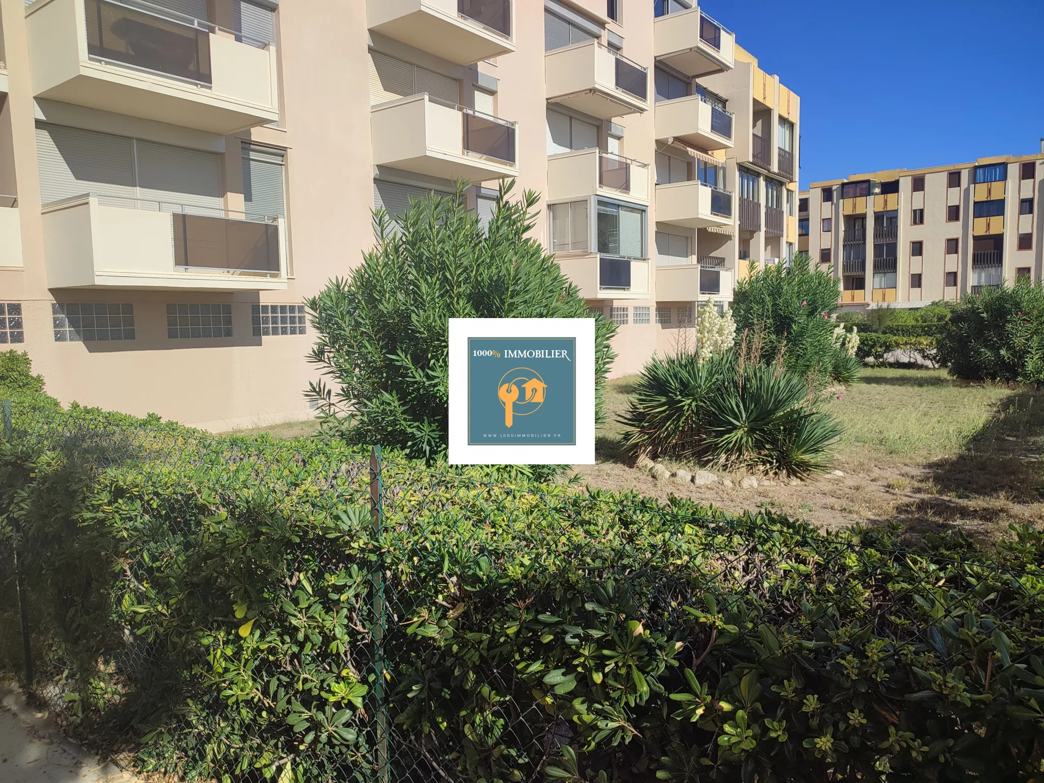 Appartement 41m2 avec vue sur le port de LEUCATE et parking privé 