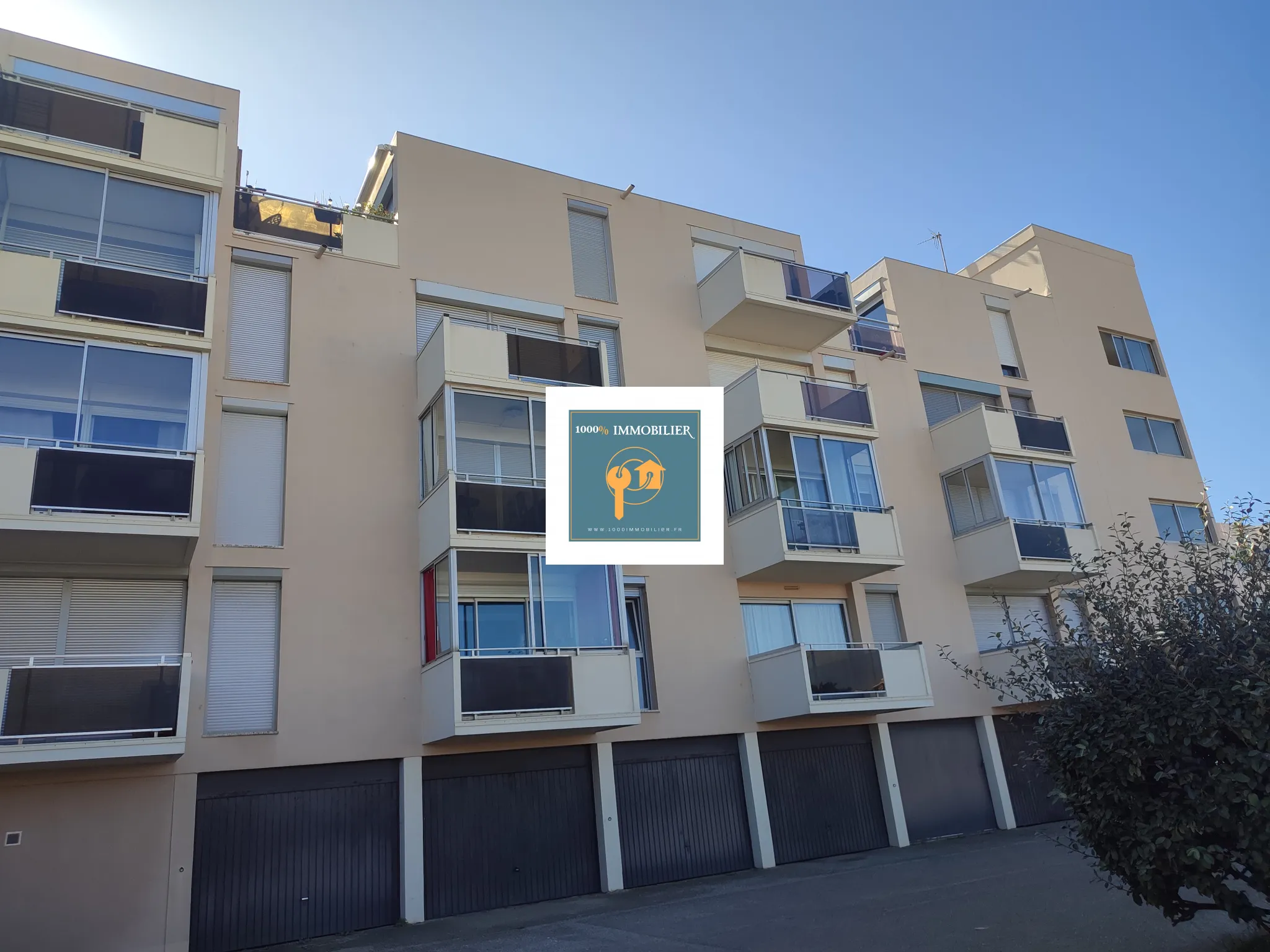 Appartement 41m2 avec vue sur le port de LEUCATE et parking privé 