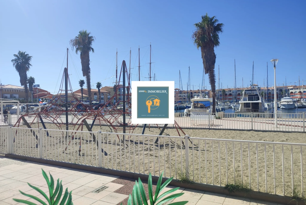 Appartement 41m2 avec vue sur le port de LEUCATE et parking privé 