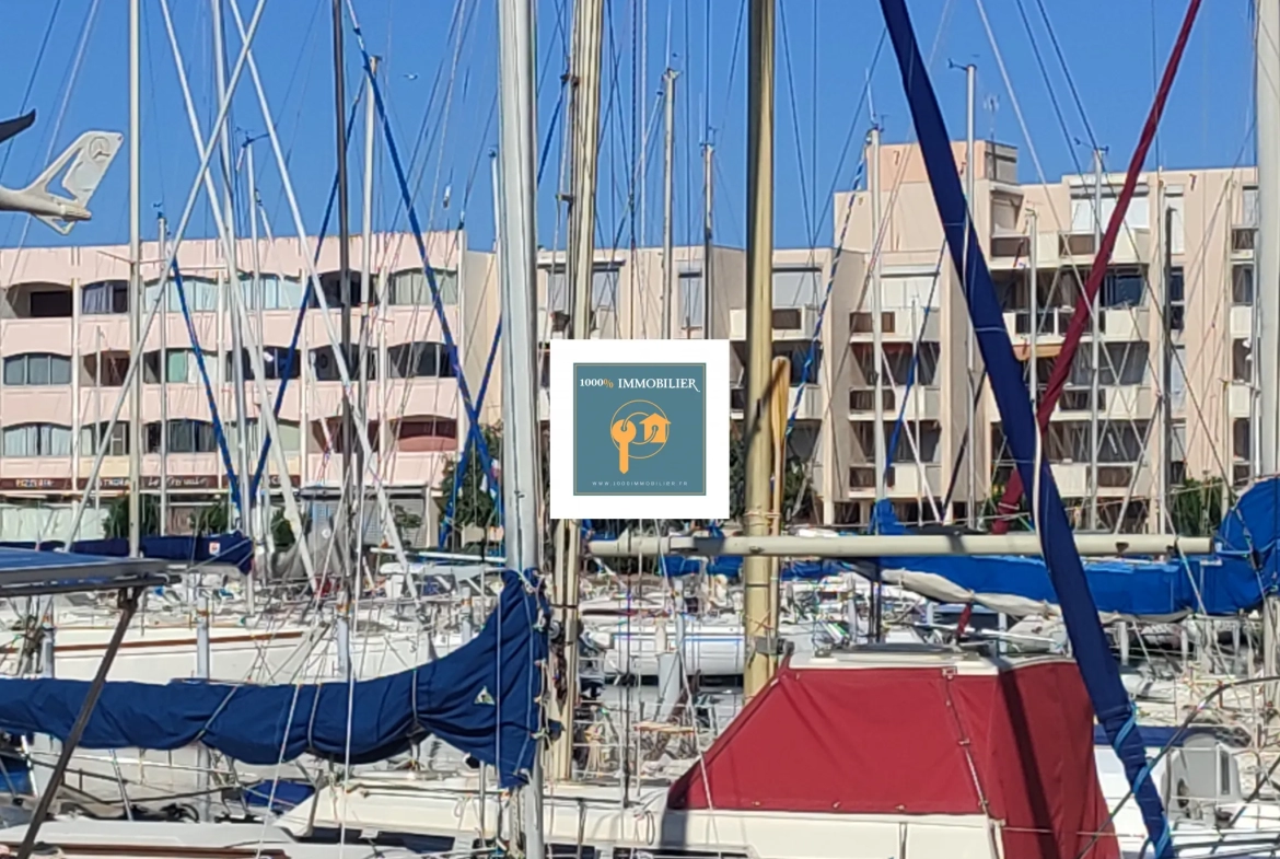 Appartement 41m2 avec vue sur le port de LEUCATE et parking privé 