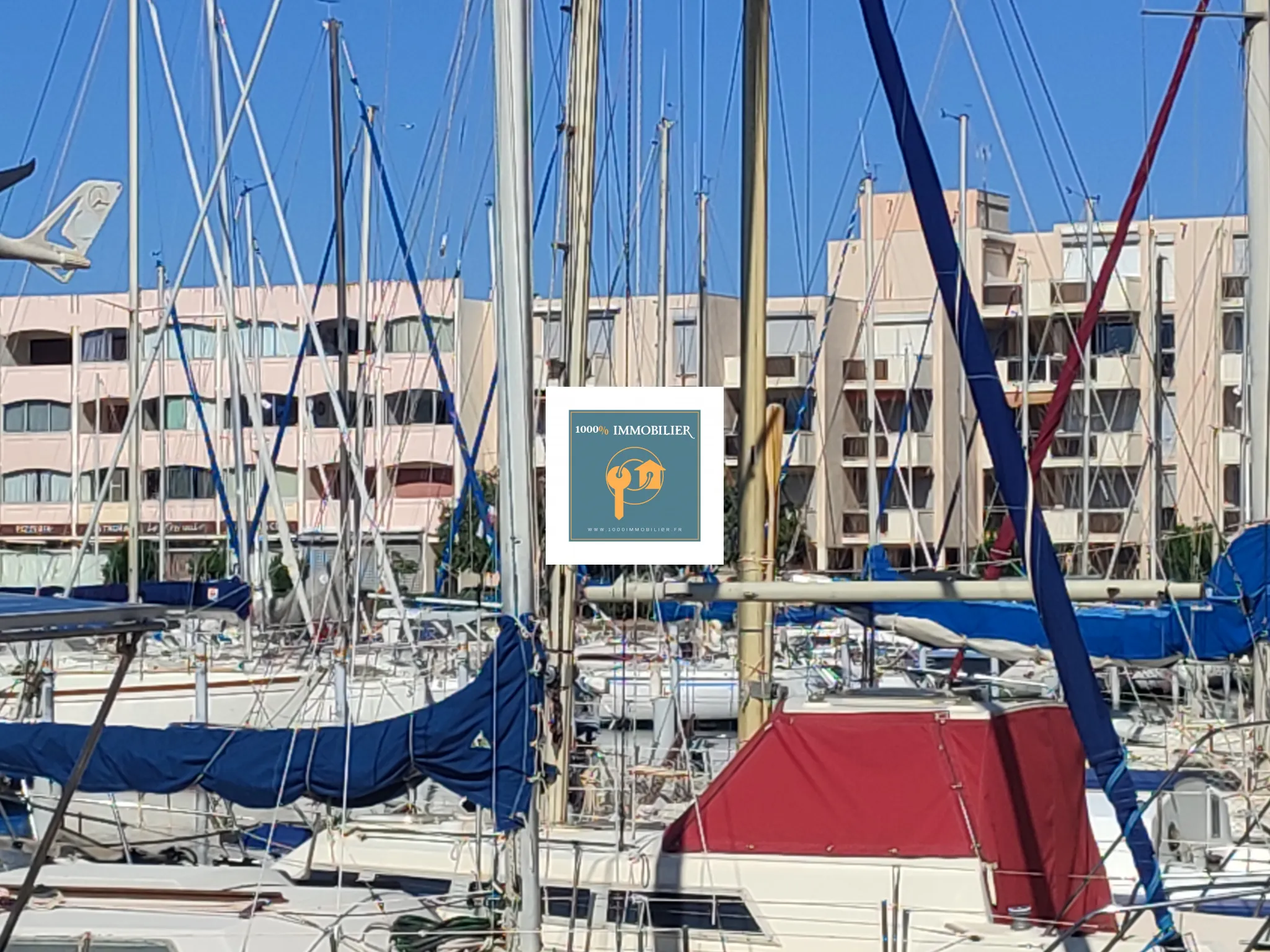 Appartement 41m2 avec vue sur le port de LEUCATE et parking privé 