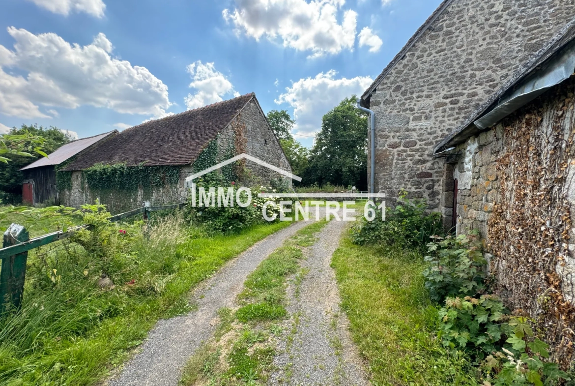 Corps de ferme à rénover au calme à Magny le Désert 