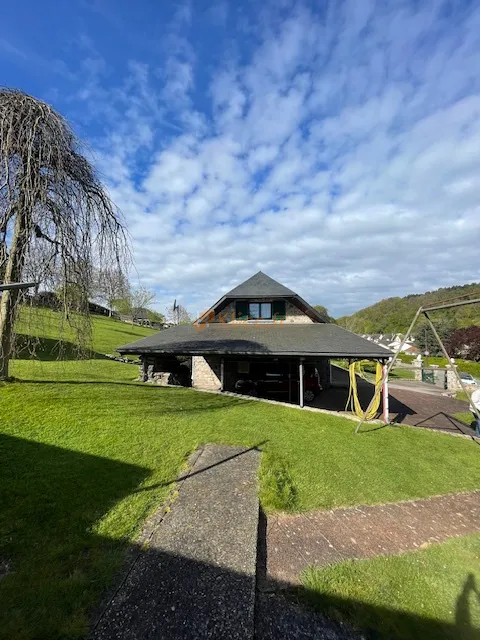 Maison en pierres avec dépendances à 15mn des plages 