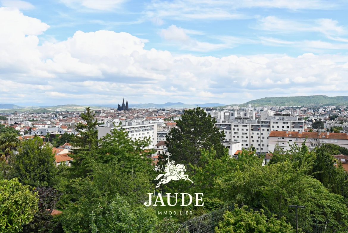 Appartement de 94m2 avec Jardin Privatif et Garage - Quartier Montjuzet à Clermont Ferrand 