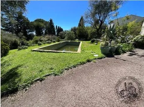 Villa de 250m2 à Grasse avec jardin et piscine 