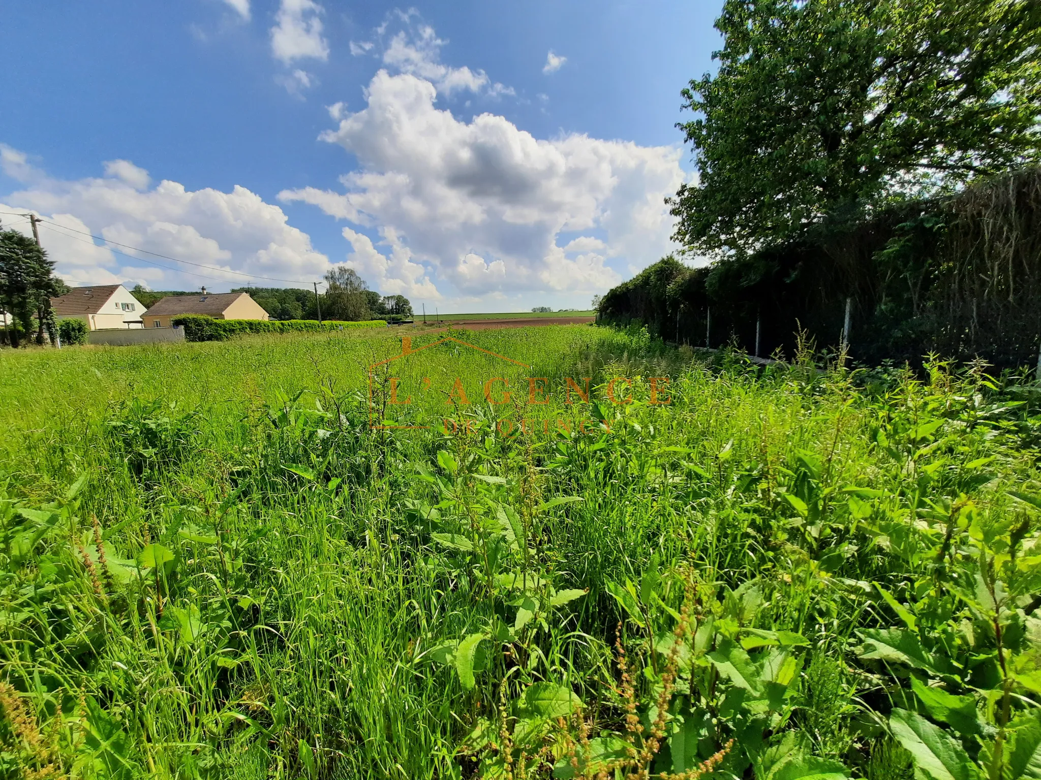 Terrain à bâtir de 420m2 à Bouleurs 