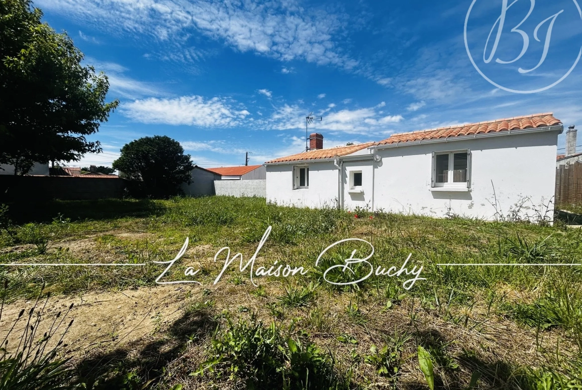 Maison à rénover à Sauveterre : Nature et Pistes Cyclables 