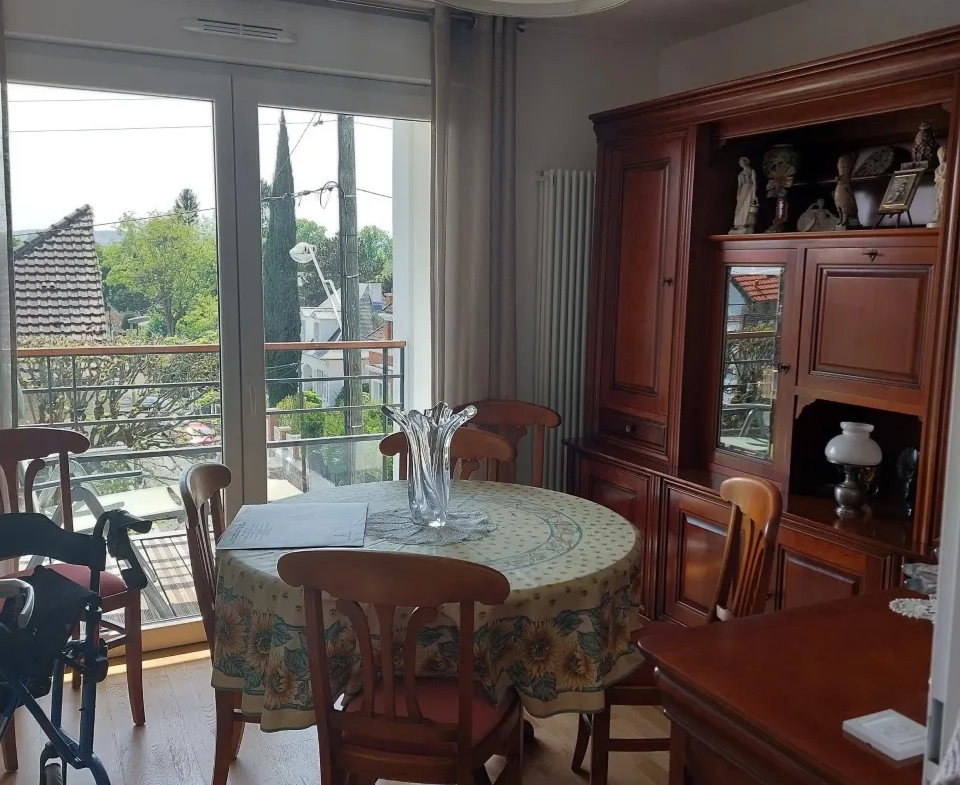 Appartement F3 Lumineux à Chatou avec Terrasse 