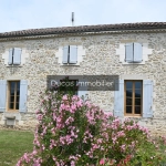 Magnifique Maison en Pierre avec Piscine à Lamothe Landerron