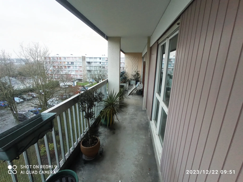 Appartement 4 pièces avec grand balcon à Cergy