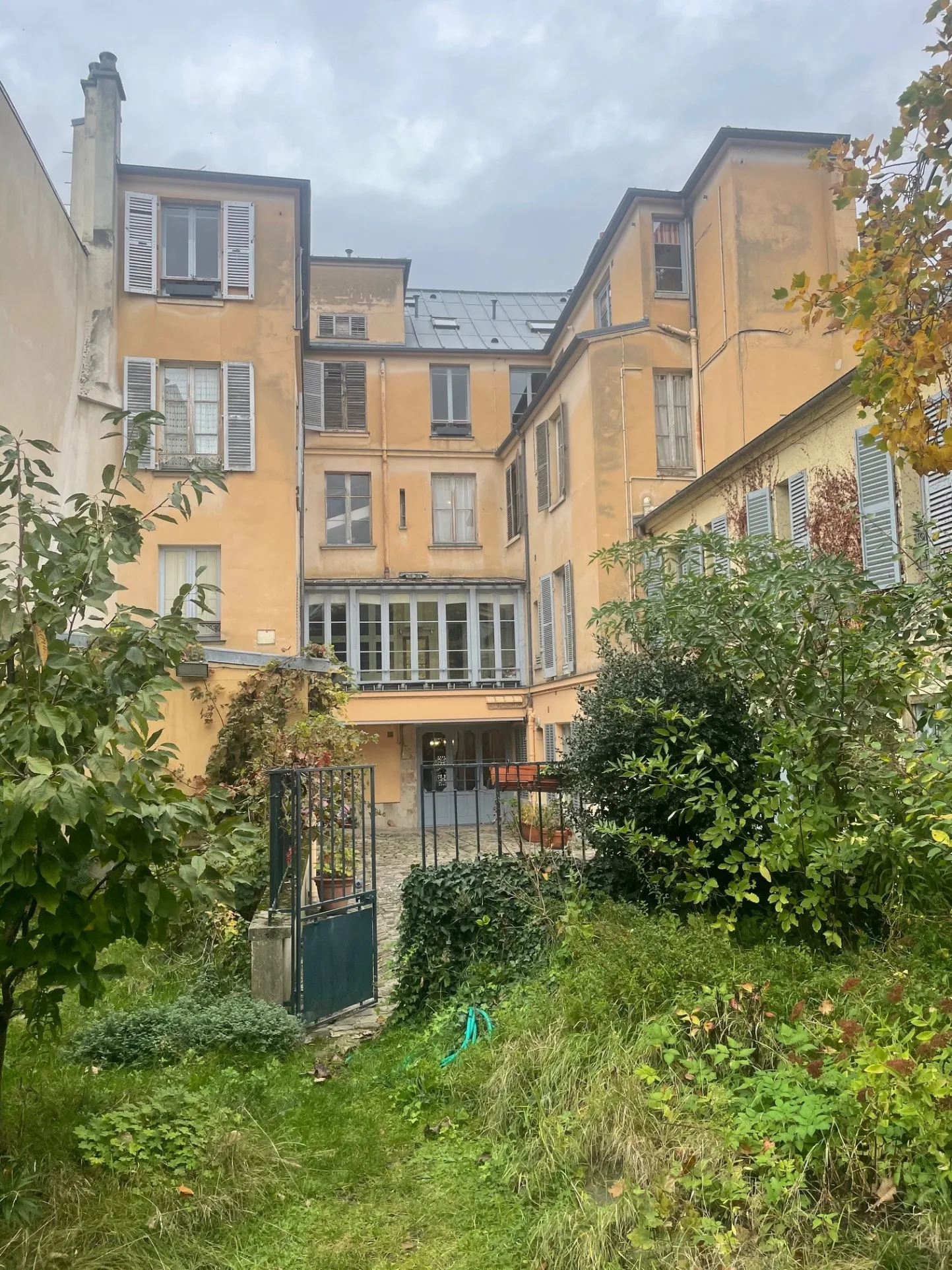 Investment Opportunity: Charming Studio Apartment in Saint-Louis Neighborhood, Versailles 