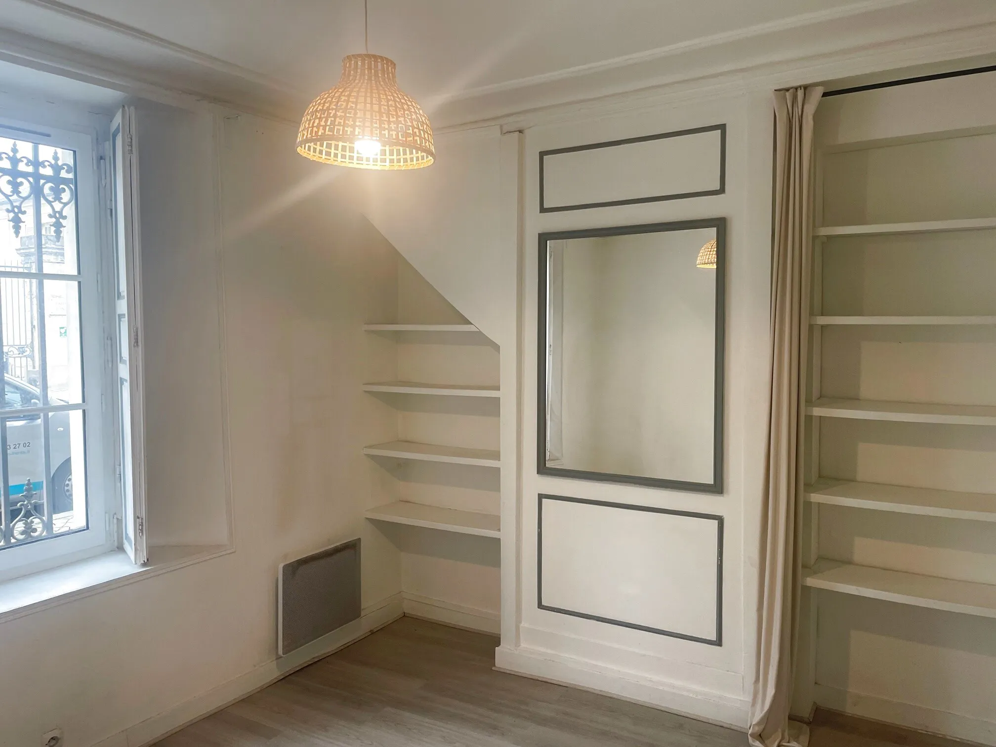 Investment Opportunity: Charming Studio Apartment in Saint-Louis Neighborhood, Versailles 