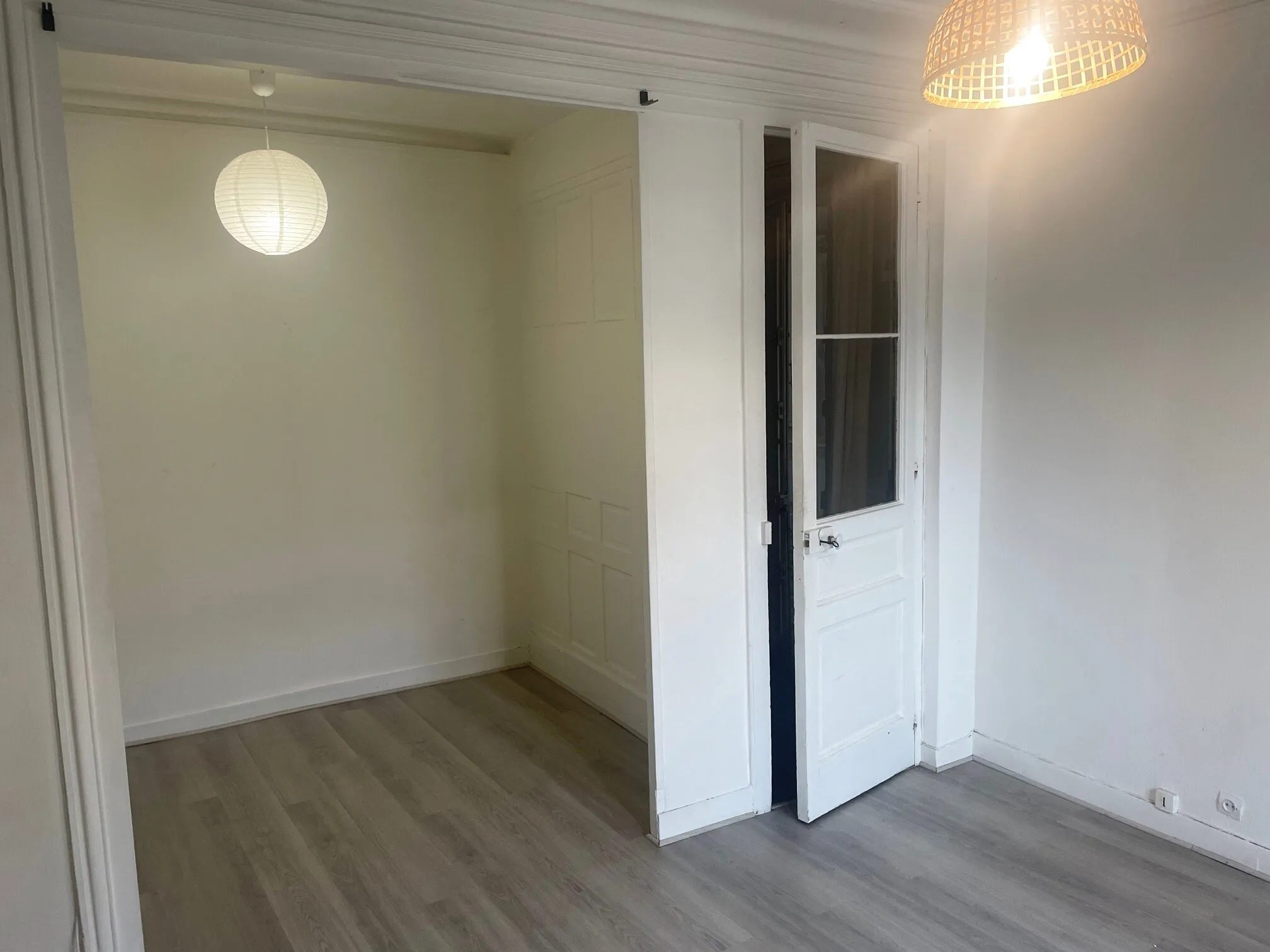 Investment Opportunity: Charming Studio Apartment in Saint-Louis Neighborhood, Versailles 